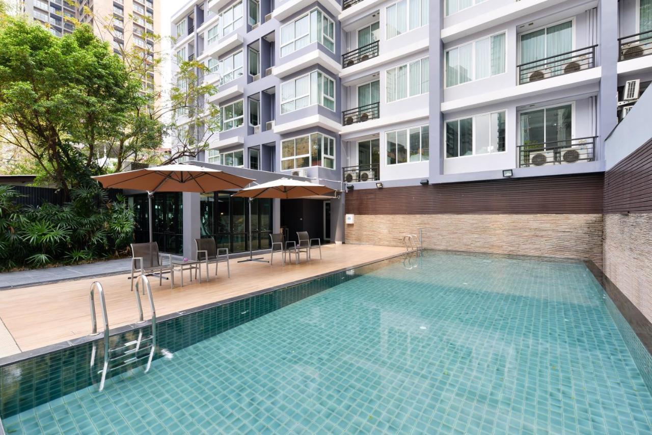 Arize Hotel Sukhumvit Банкок Екстериор снимка