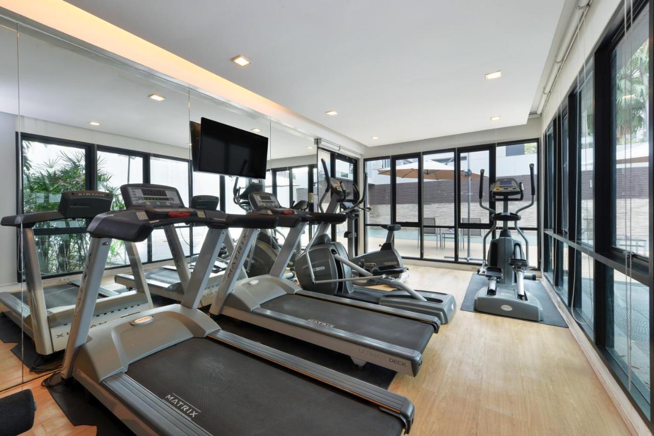 Arize Hotel Sukhumvit Банкок Екстериор снимка