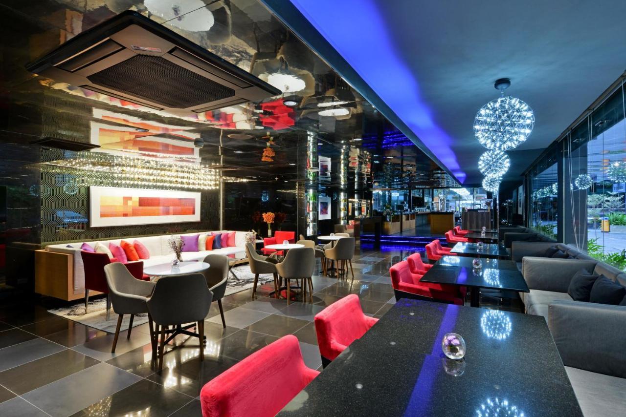 Arize Hotel Sukhumvit Банкок Екстериор снимка