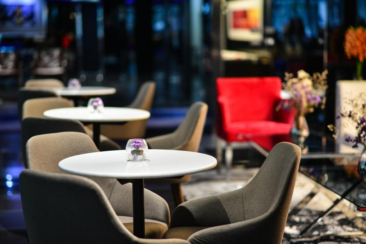 Arize Hotel Sukhumvit Банкок Екстериор снимка