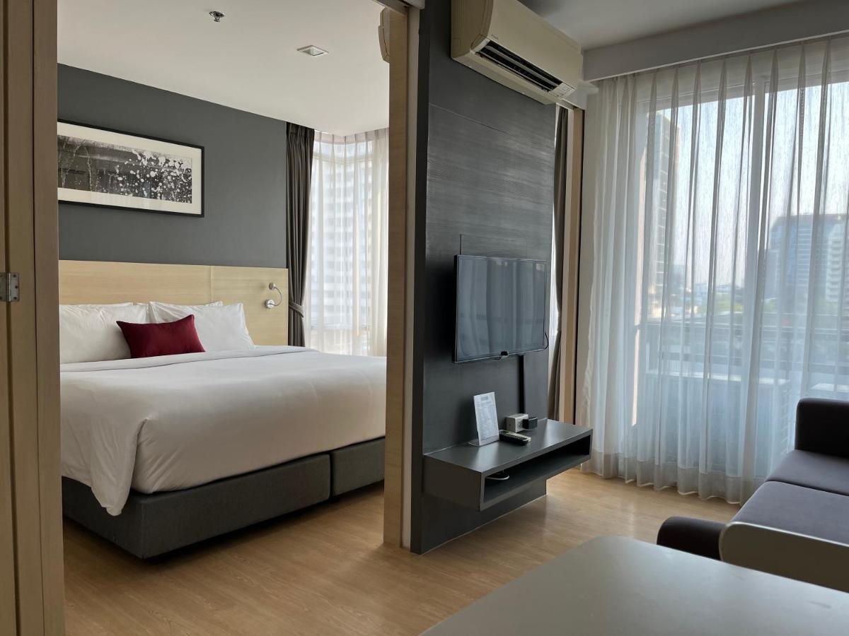 Arize Hotel Sukhumvit Банкок Екстериор снимка