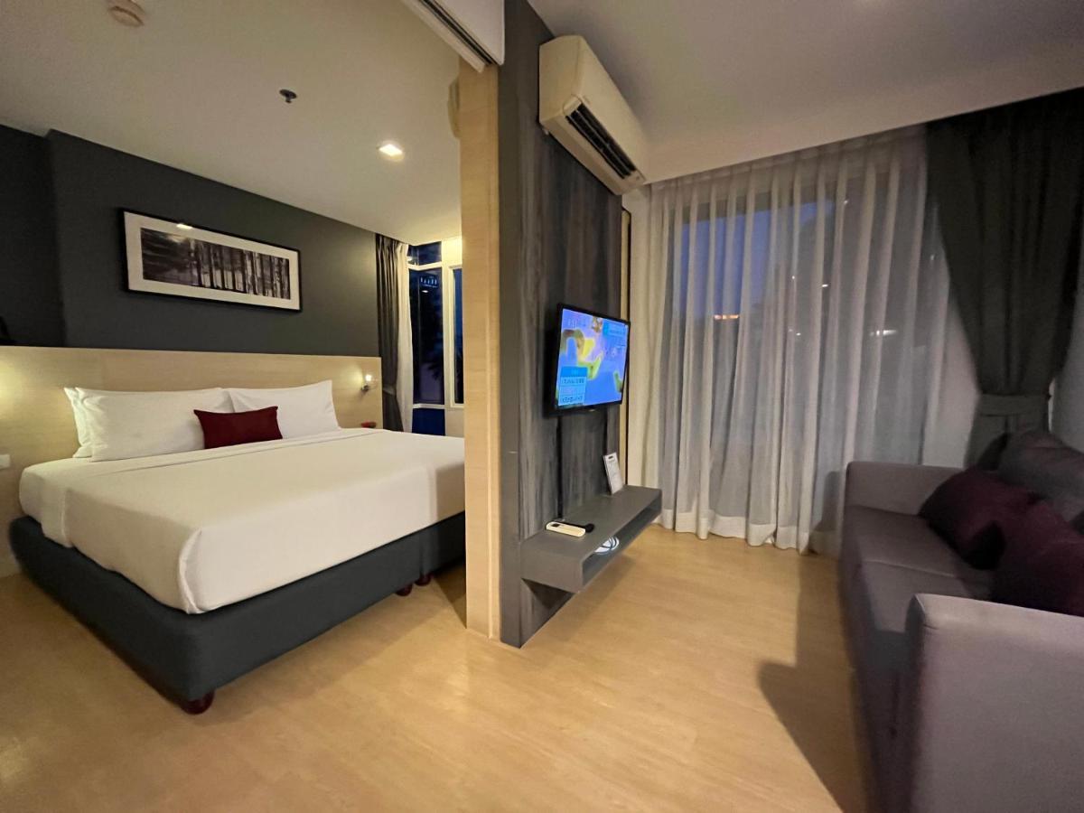 Arize Hotel Sukhumvit Банкок Екстериор снимка
