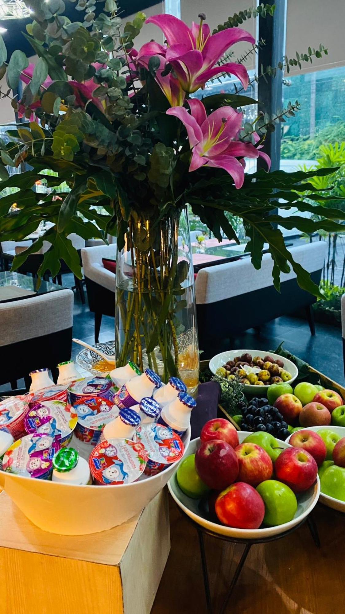 Arize Hotel Sukhumvit Банкок Екстериор снимка