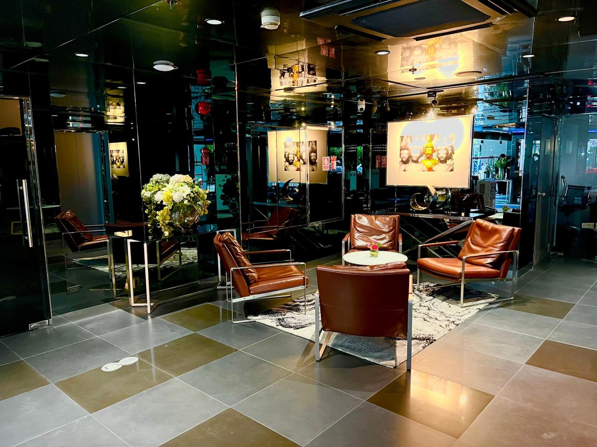 Arize Hotel Sukhumvit Банкок Екстериор снимка