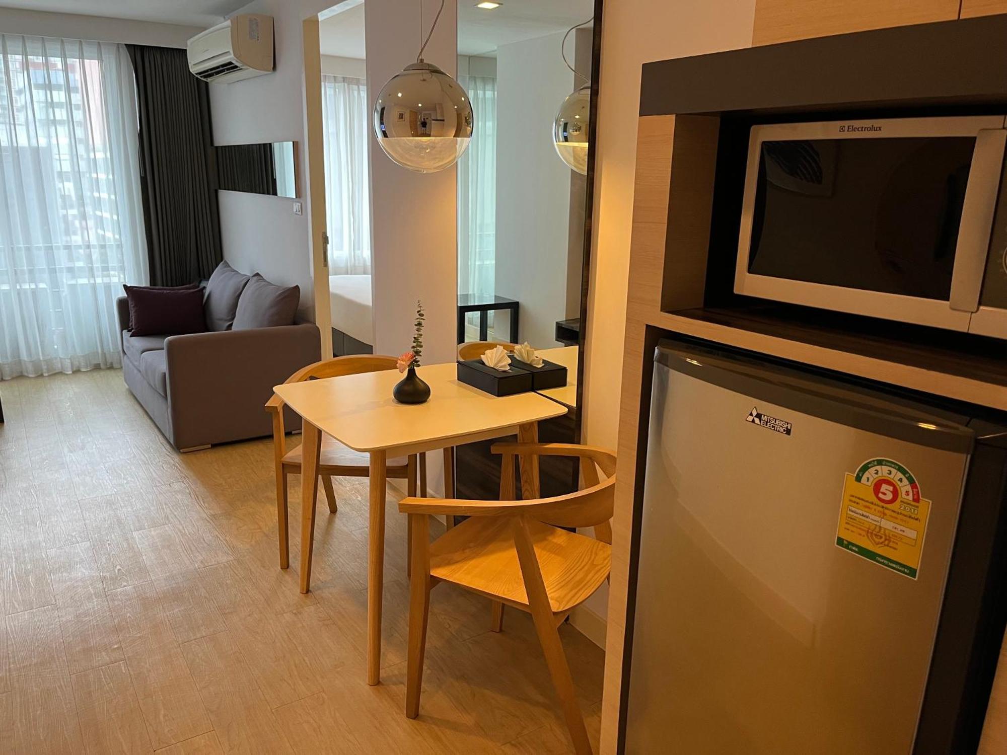 Arize Hotel Sukhumvit Банкок Екстериор снимка